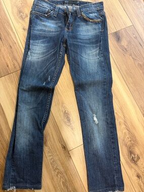 Women’s Skinny Jeans in Dark Blue Wash